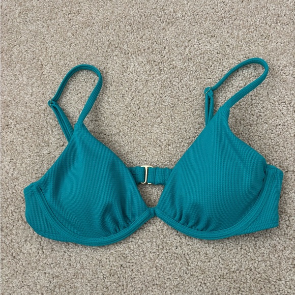 Shade & Shore Other - Women’s target shade and shore teal Bikini Top 34B removable pads
